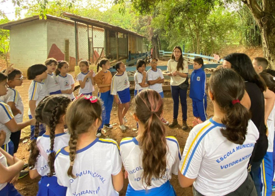 Estudantes de Votorantim participam de atividade alusiva ao Dia do Planeta Terra