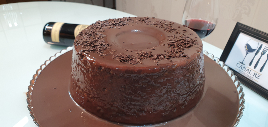 Canal RZ – Receitas da Rute: Bolo de cenoura vulcão
